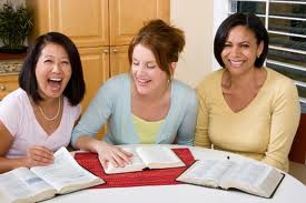 3 Dicas e 5 motivos para estudar a Bíblia em Grupo