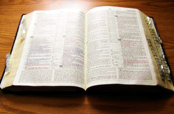 Os gêneros dos Evangelhos e do livro de Atos