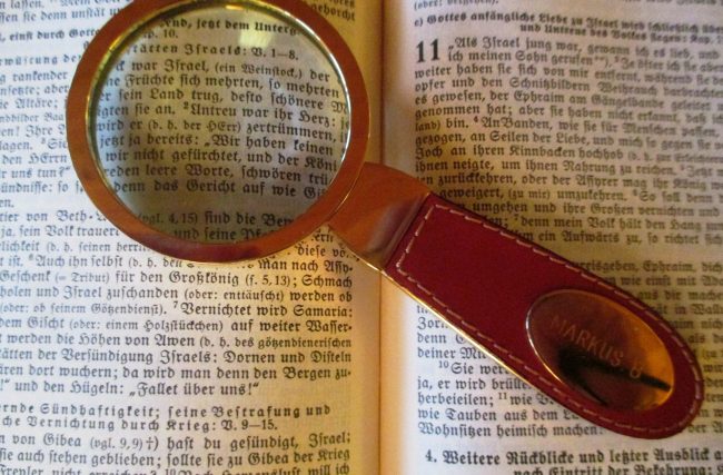 Como o contexto Religioso influi na interpretação das passagens bíblicas